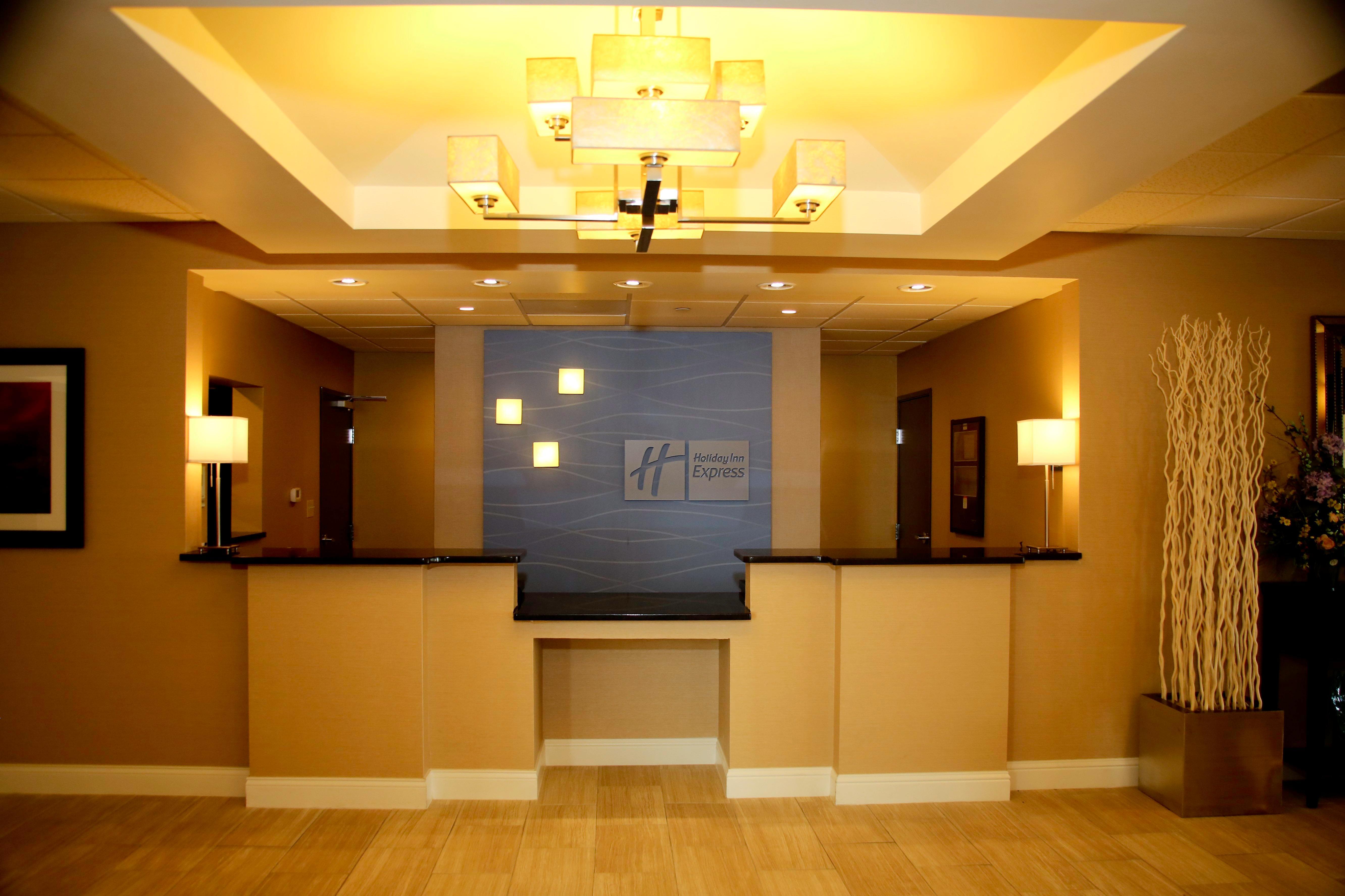 Holiday Inn Express & Suites Marion Northeast By Ihg Exterior photo