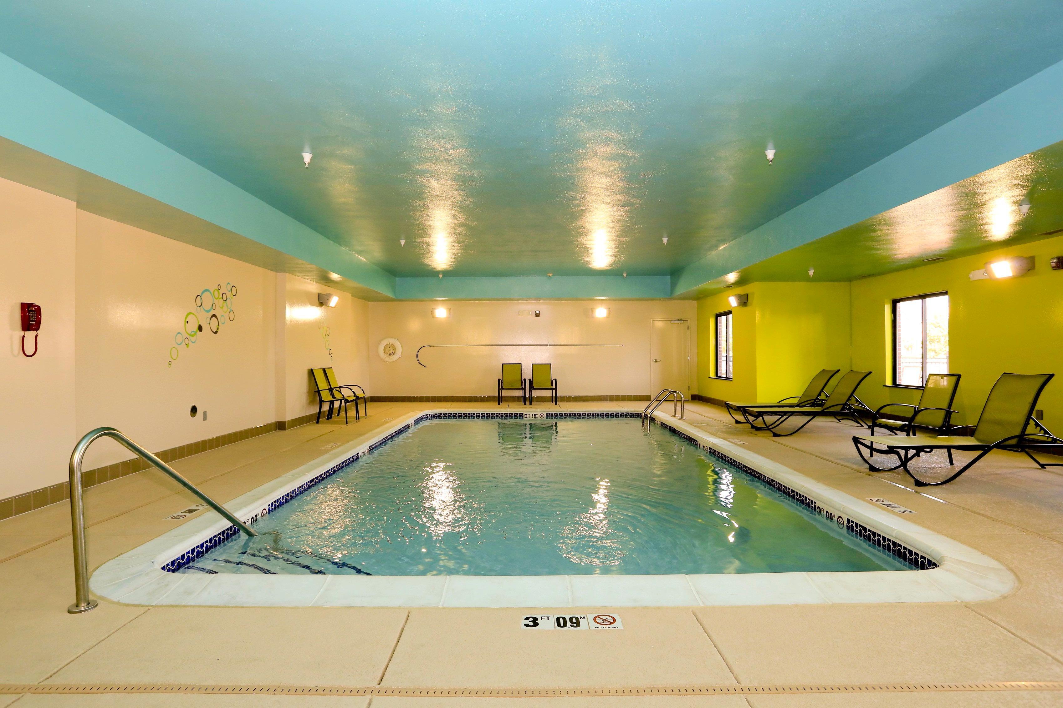 Holiday Inn Express & Suites Marion Northeast By Ihg Exterior photo